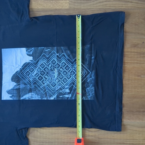 Adidas Large Black Shirt - Picture 3 of 5